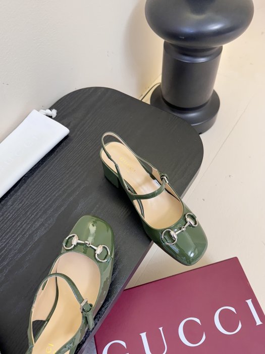 Босоножки фото 4