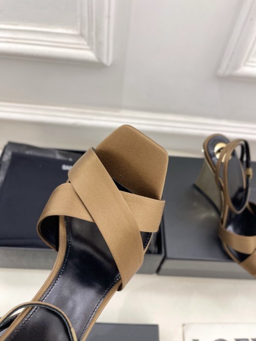 Босоножки фото 7