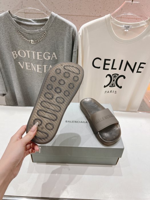 Шлепанцы фото 9