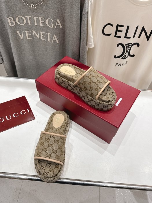 Шлепанцы фото 5