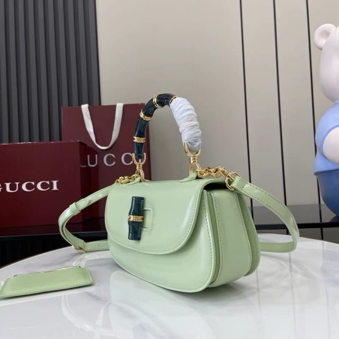 Сумка кожаная Gucci Bamboo Diva 26 см фото 3