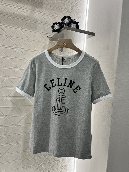 T-shirt women's