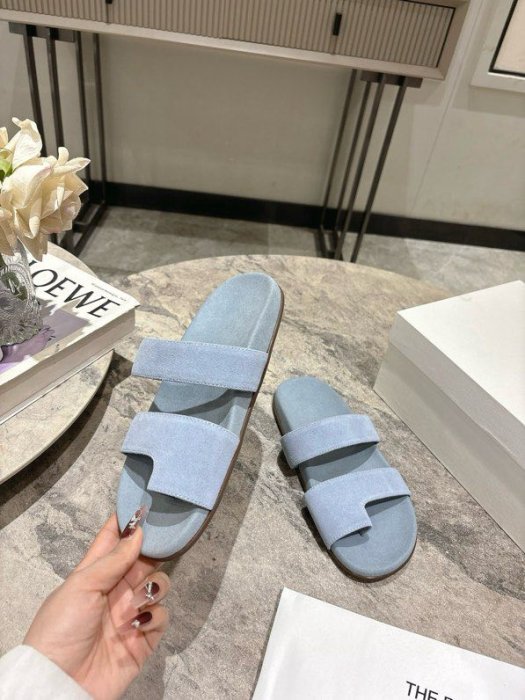 Шлепанцы женские фото 5