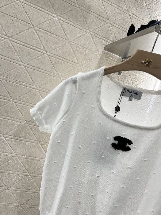 T-shirt women's фото 7