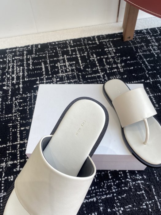 Шлепанцы женские фото 8