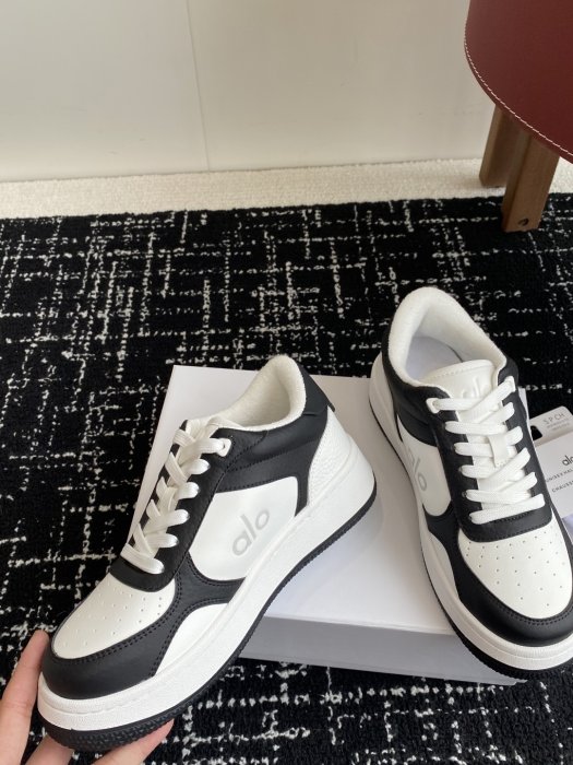 Кроссовки женские фото 7