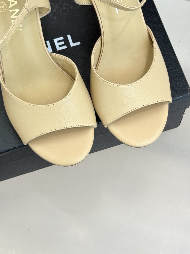 Босоножки фото 7