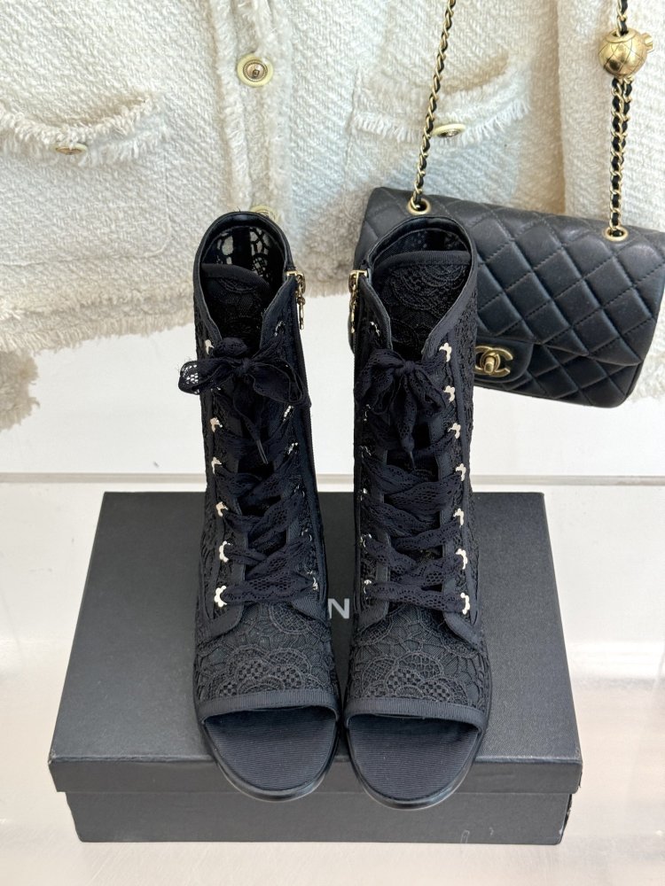 Boots women's фото 4