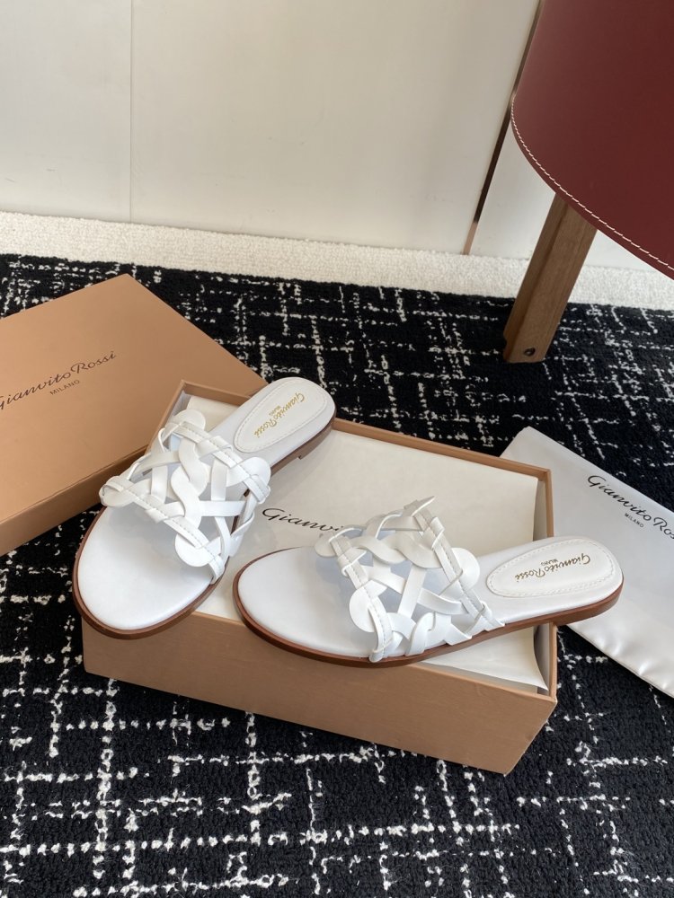 Шльопанці жіночі фото 3