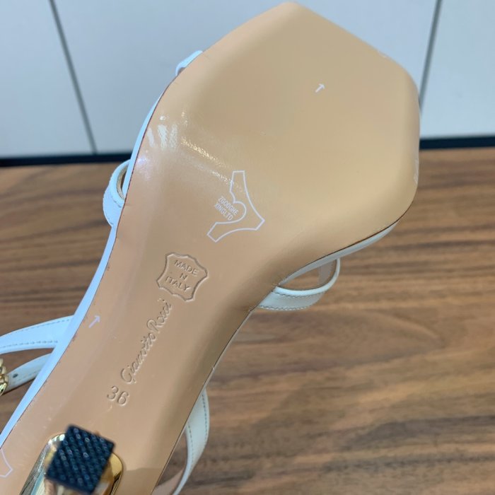 Босоножки фото 9