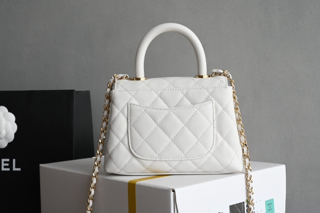 Сумка Chanel Coco Handle mini из зернистой кожи фото 2