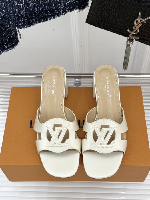 Босоножки фото 4