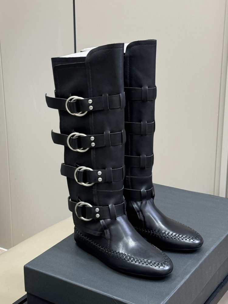 Чоботи жіночі