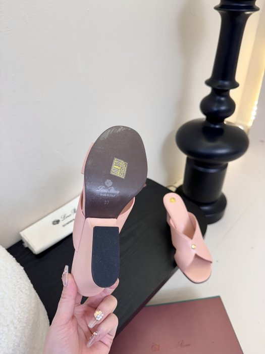 Босоножки фото 9