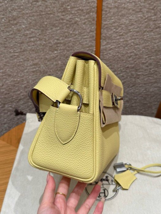Сумка KELLY MESSENGER JAUNE POUSSIN в коже Togo 24 см фото 8