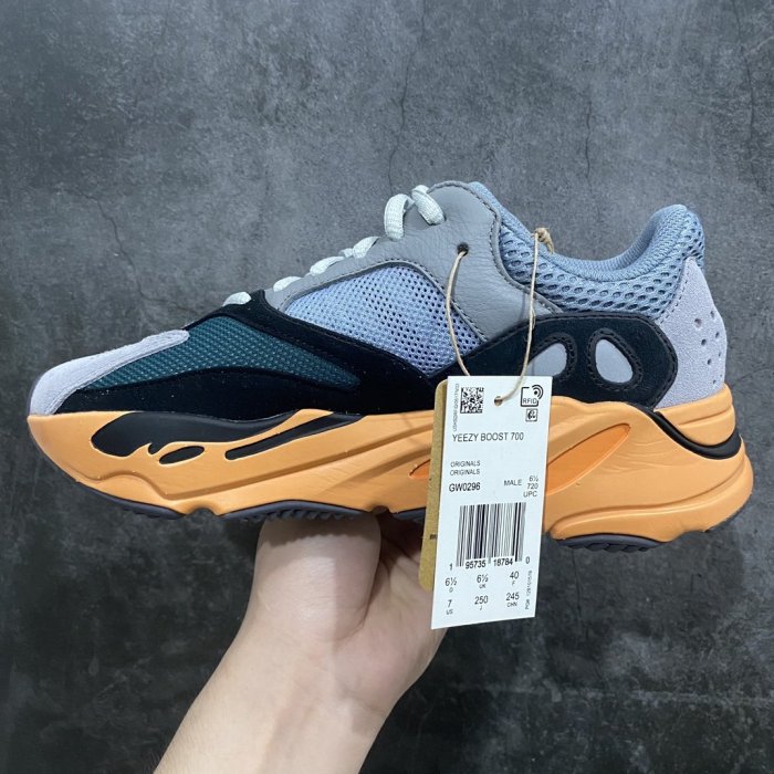 Кроссовки Yeezy 700 Wash Oriange GW0296 фото 2