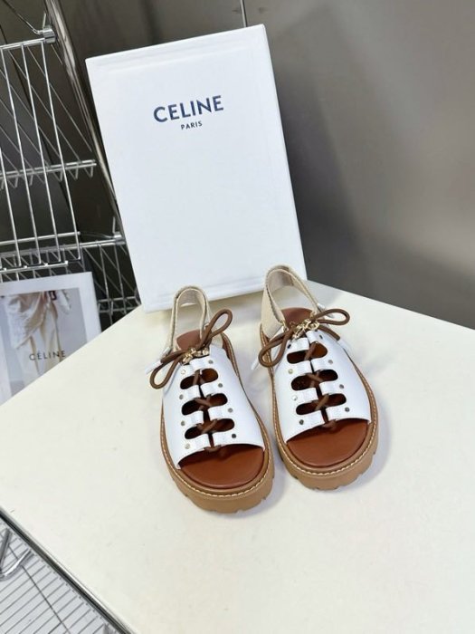 Сандалі жіночі фото 2