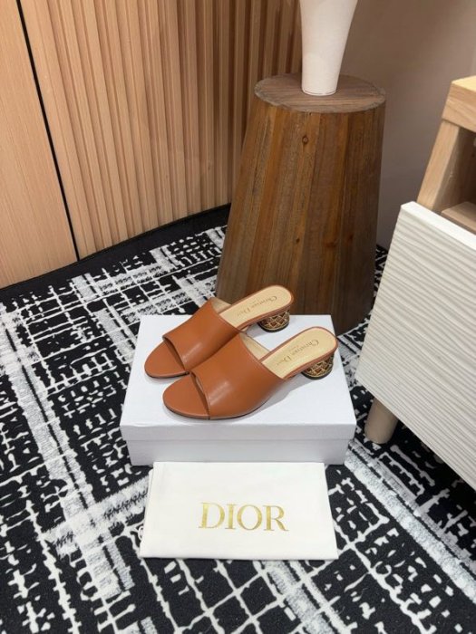 Босоножки Dior Icon на толстом фото 5