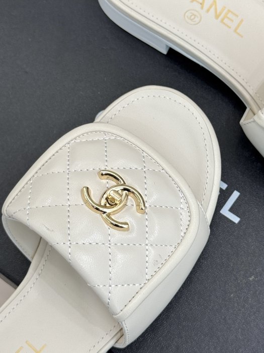 Шлепанцы фото 7