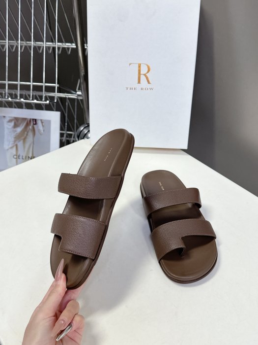 Шлепанцы фото 4