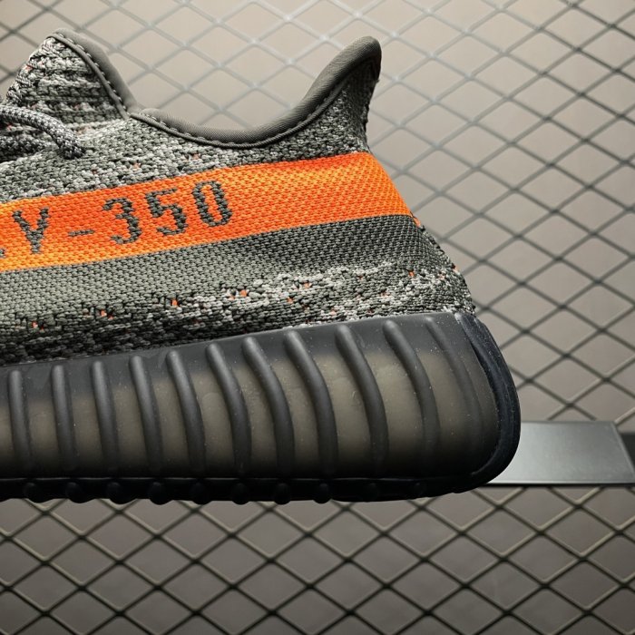 Кроссовки Yeezy Boost 350V2 фото 4