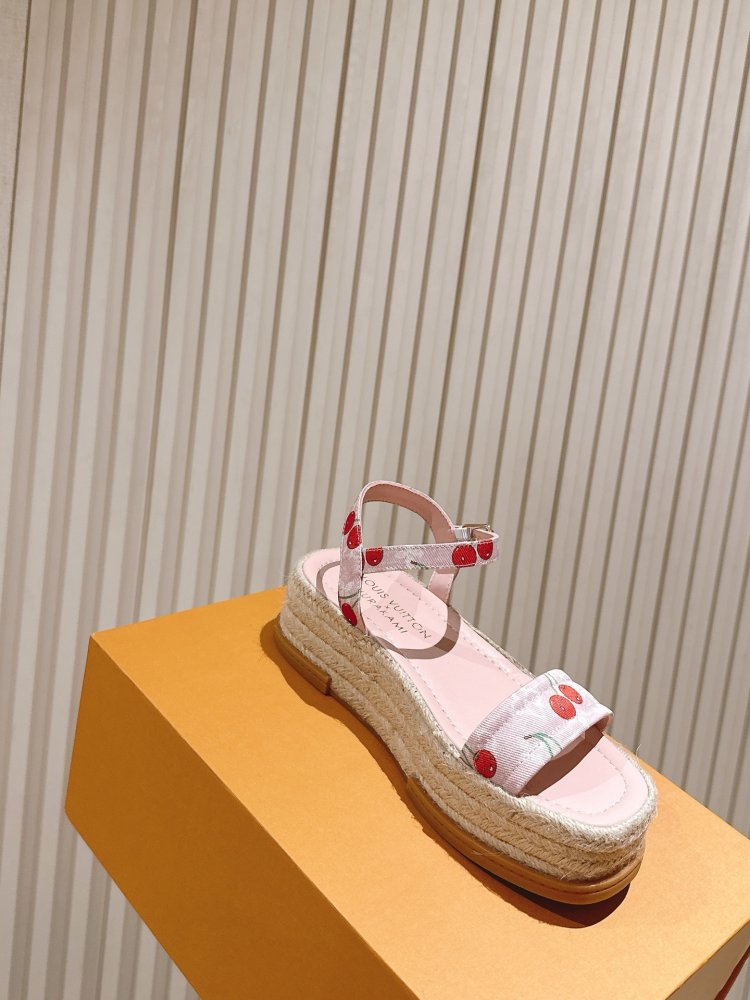 Сандалии женские фото 9