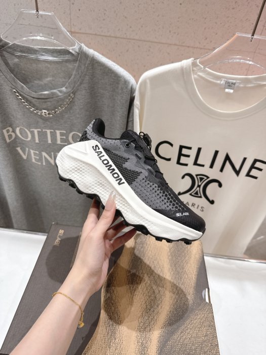 Кросівки фото 5