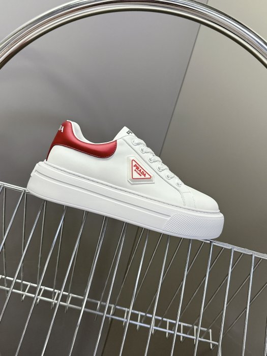 Кроссовки женские фото 5