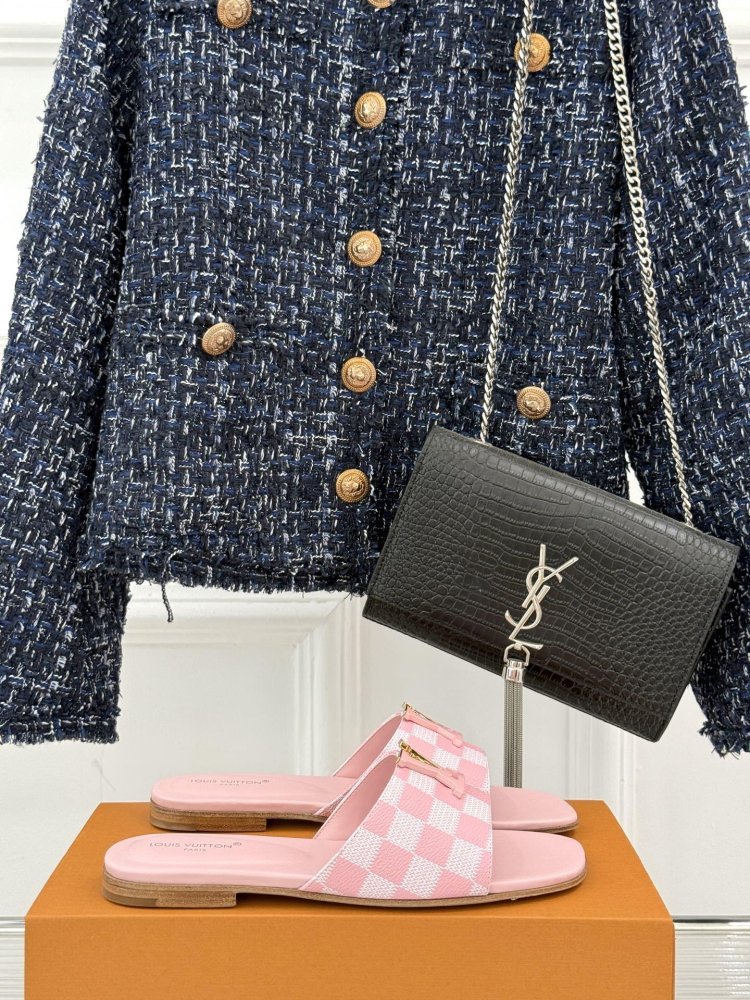 Шлепанцы женские