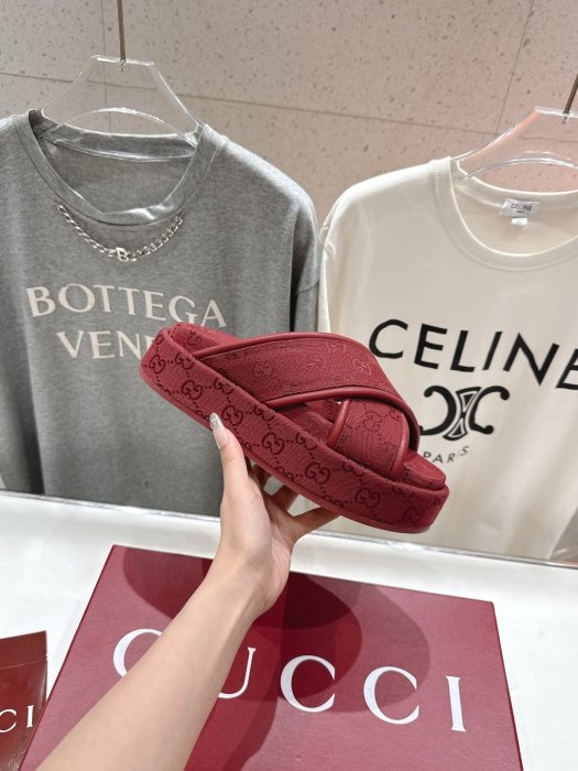 Шлепанцы фото 4