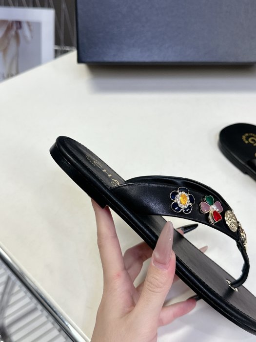 Шлепанцы фото 7