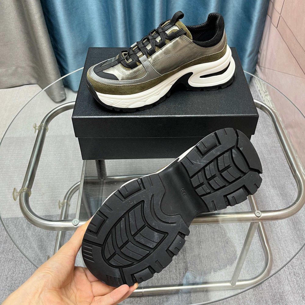 Кроссовки женские фото 6