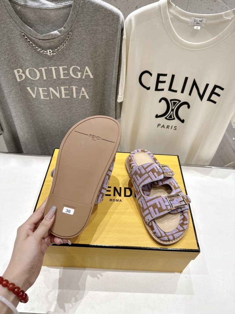 Шлепанцы женские фото 9