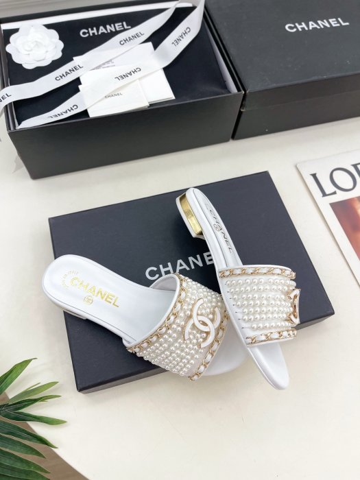 Шлепанцы женские фото 2