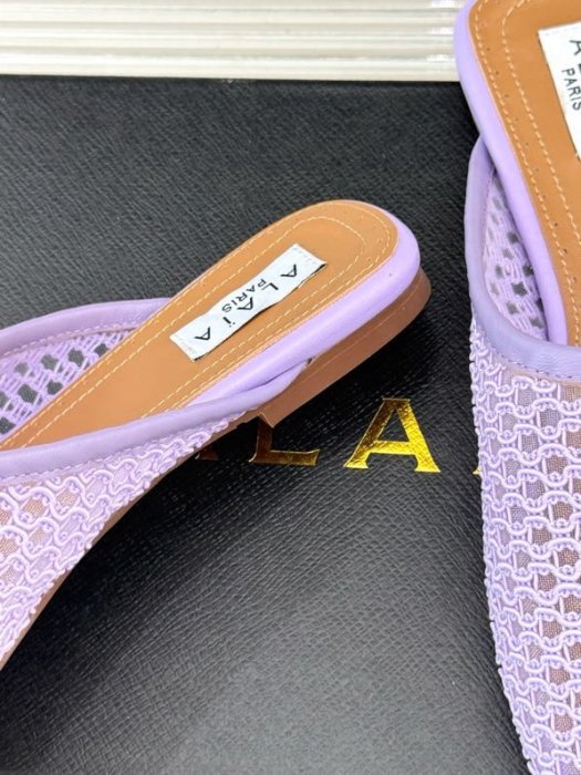 Шлепанцы женские фото 8