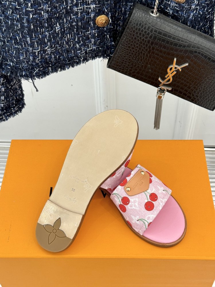 Шлепанцы женские фото 9