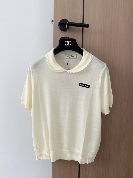 Футболка жіноча