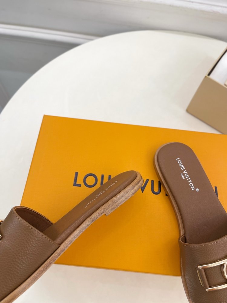 Шлепанцы женские фото 7