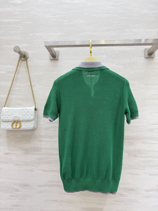 Футболка жіноча фото 8