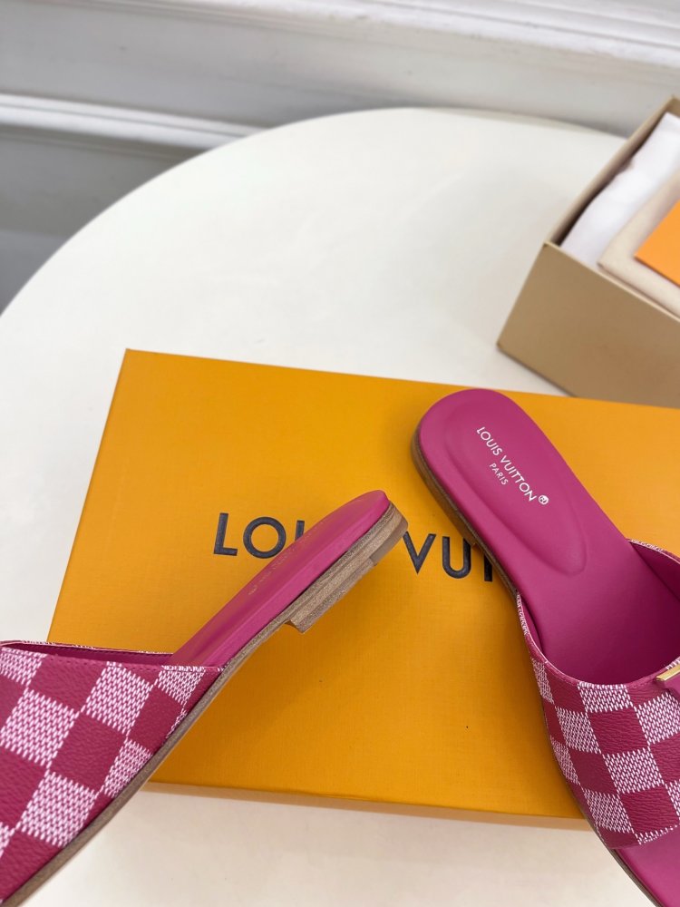 Шлепанцы женские фото 8