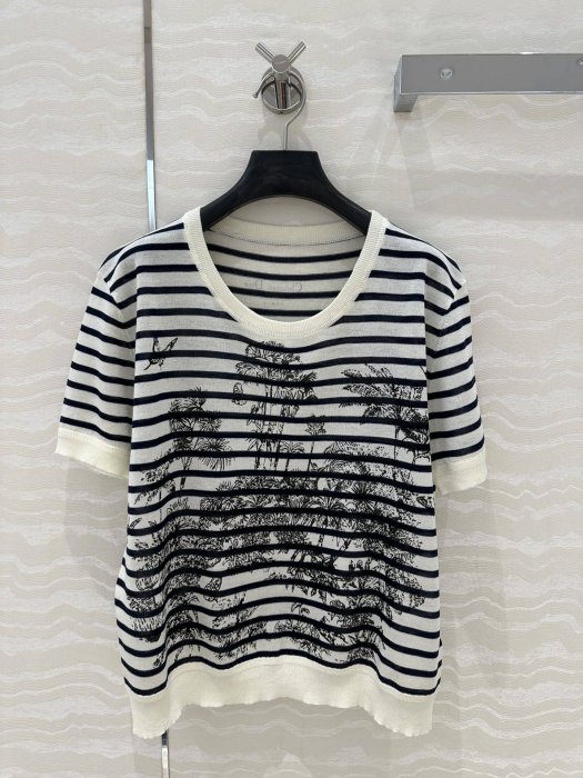 Футболка женская