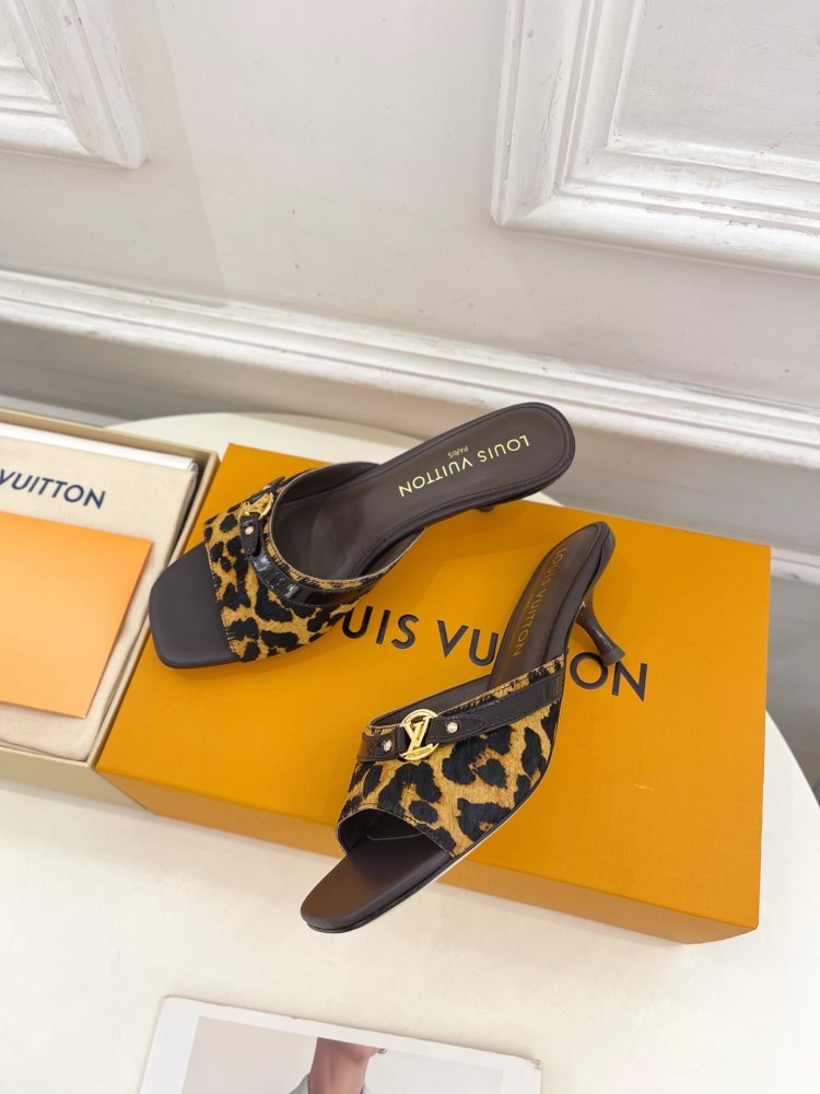 Босоножки фото 3