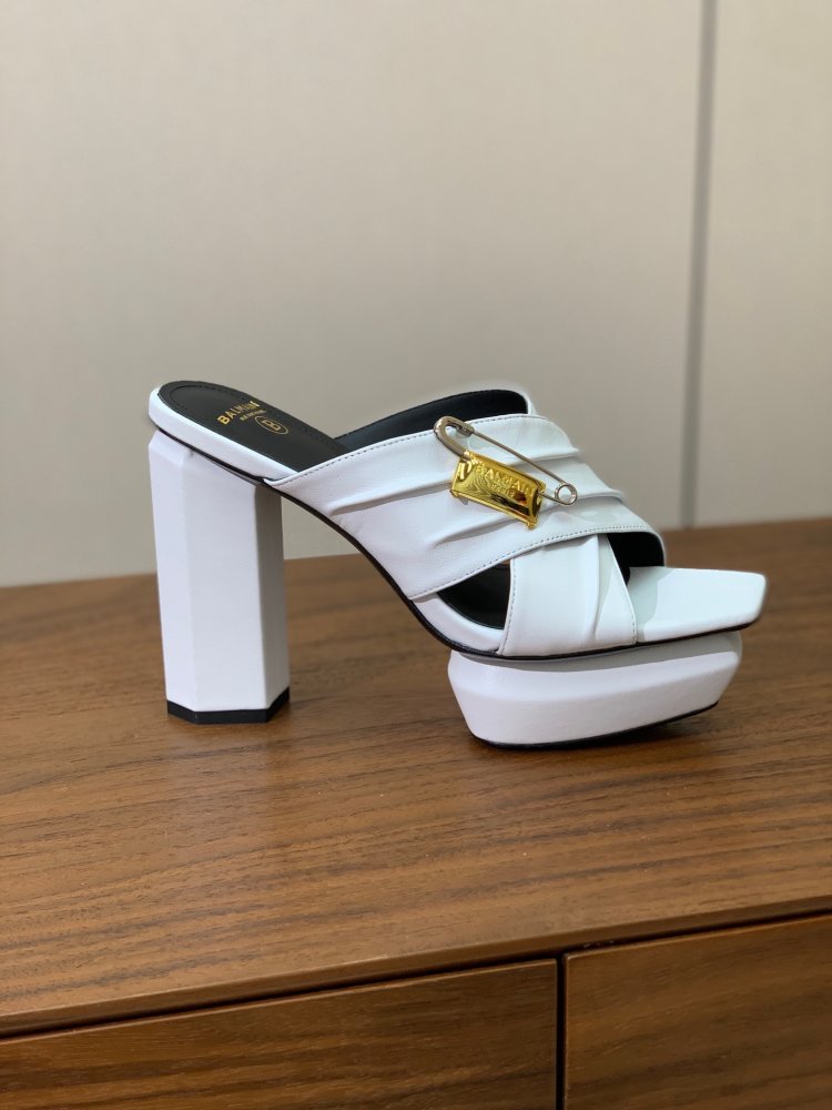 Босоножки фото 7