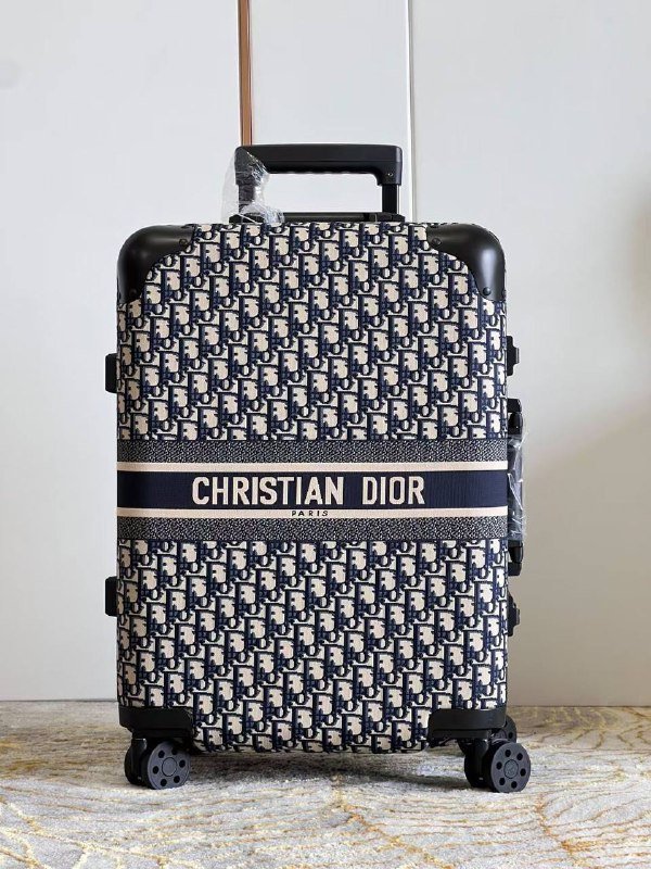 Чемодан для ручной клади 35х23х53 см