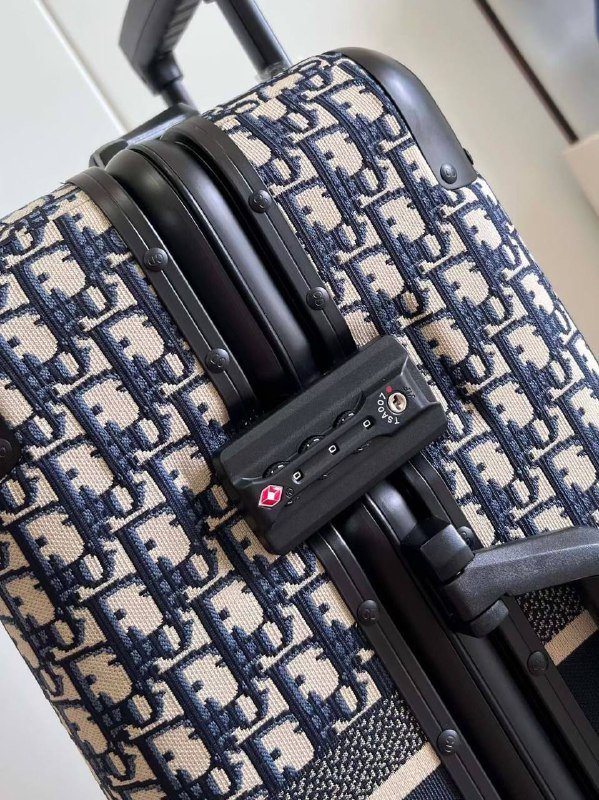 Чемодан для ручной клади 35х23х53 см фото 6