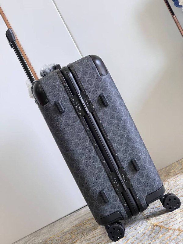 Чемодан для ручной клади 38х55х21 см фото 4