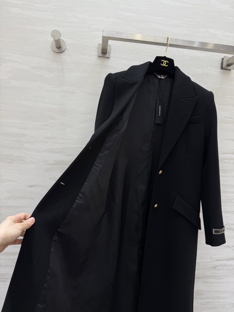 Black coat women's фото 8