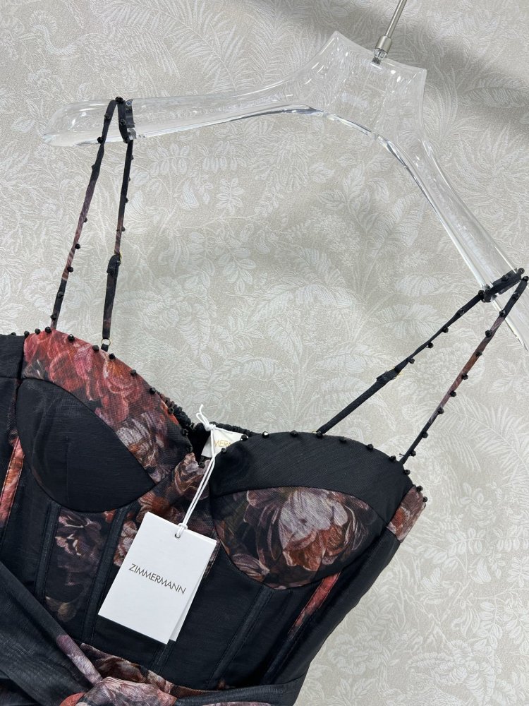 Черное платье комбинация с принтом роз фото 2