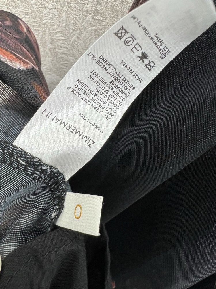 Черное платье комбинация с принтом роз фото 8