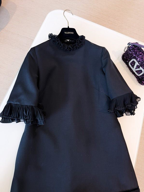 Черное шелковое платье фото 5